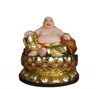 地鐵站內雕塑被摸成“禿頂”，藝術欣賞應用心！