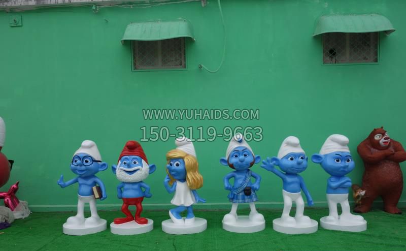 游樂場玻璃鋼卡通藍精靈雕塑