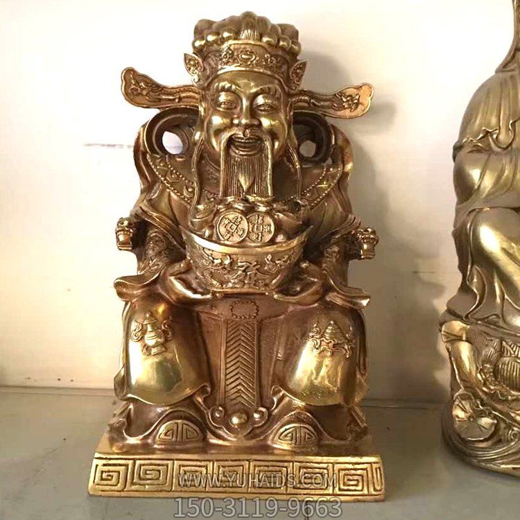 家居供奉銅雕財神爺?shù)袼?>
                                <h2>家居供奉銅雕財神爺?shù)袼?參數(shù)說明</h2>
                                                                        <table>
                                      <tr>
                                        <th>產(chǎn)品標題</th>
                                        <td>家居供奉銅雕財神爺?shù)袼?/td>
                                      </tr>
                                      <tr>
                                        <th>發(fā)布時間</th>
                                        <td>2023-06-07 09:06</td>
                                      </tr>
                                      <tr>
                                        <th>價格</th>
                                        <td><span>電話咨詢</td>
                                      </tr>
                                                                              <tr>
                                          <th>制作材質(zhì)</th>
                                          <td>銅雕</td>
                                        </tr>
                                                                          </table>
                                <h2>家居供奉銅雕財神爺?shù)袼?詳細說明</h2>
                                <p>玉海雕塑是一家綜合性的雕塑公司，擁有多款家居供奉銅雕財神爺?shù)袼苣Ｐ停杉庸ざㄖ贫喾N家居供奉銅雕財神爺?shù)袼埽С植馁|(zhì)、樣式、風格、尺寸大小等方面的調(diào)整修改定制。我們所加工制作的家居供奉銅雕財神爺?shù)袼苜|(zhì)優(yōu)價廉，遍布全國多個省市地區(qū)，想要了解更多案例圖片，請電話或微信咨詢。材質(zhì)、大小、樣式等都可以按需定制，還可根據(jù)您提供給的家居供奉銅雕財神爺?shù)袼軜訄D進行制作！如有相關(guān)需求，歡迎致電（微信同號）：<span>150-3119-9663</span></p>
                                                                <div   class=