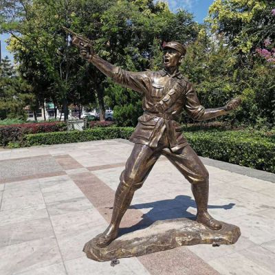 打仗的八路軍戰士，玻璃鋼仿銅人物像