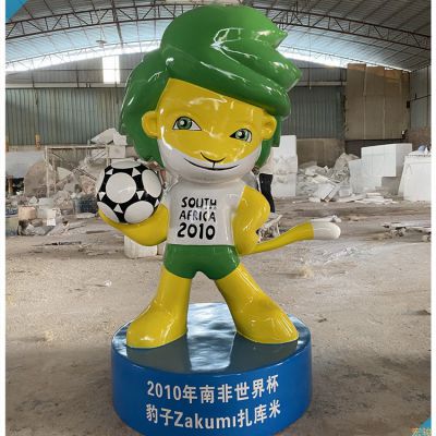 足球老虎卡通公仔，玻璃鋼體育運(yùn)動主題卡通形象雕塑
