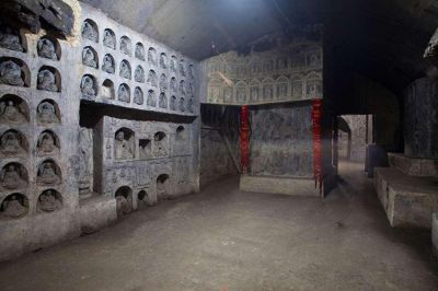 濟(jì)南千佛山萬佛洞佛像雕塑