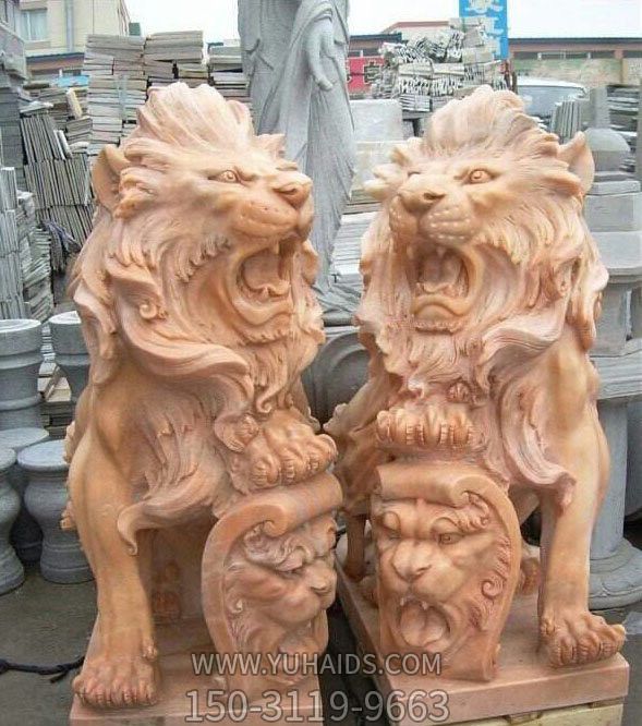 戶外晚霞紅創意獅子雕塑