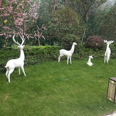 玻璃鋼白色鹿雕塑，小區園林草坪動物擺件