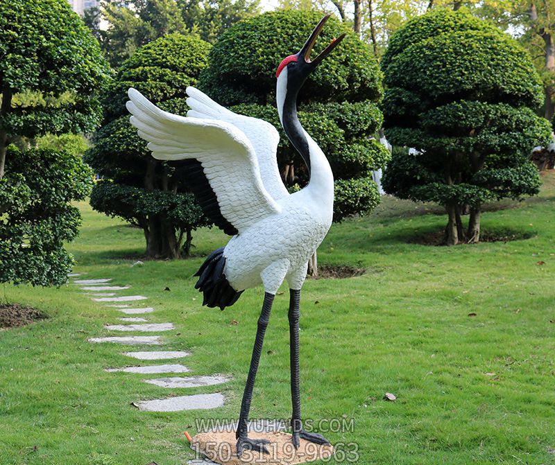 公園景區玻璃鋼鳴叫的鶴雕塑 公園景區玻璃鋼鳴叫的鶴雕塑