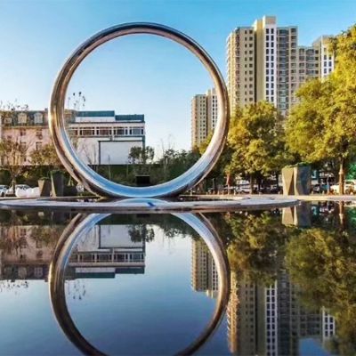 廣場(chǎng)鏡面不銹鋼飛鷹雕塑是怎么制作出來(lái)的？